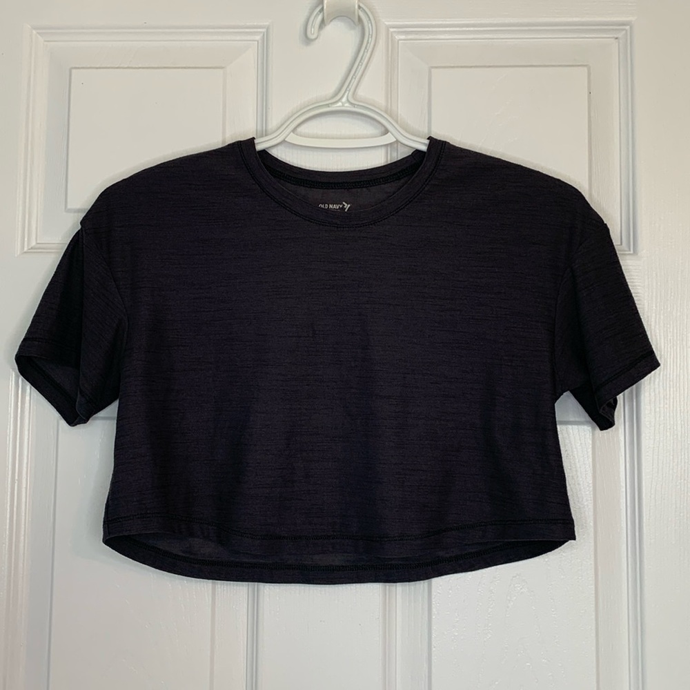 Old Navy Cropped Athletic Wear TShirt Black Womens Size Medium lightweight comfy